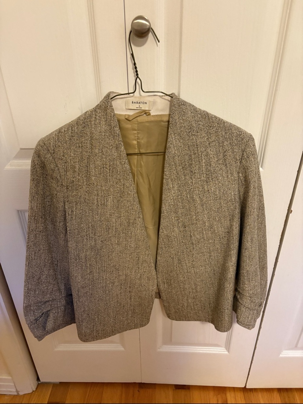 Babaton Taupe-Gray Cropped Open Blazer